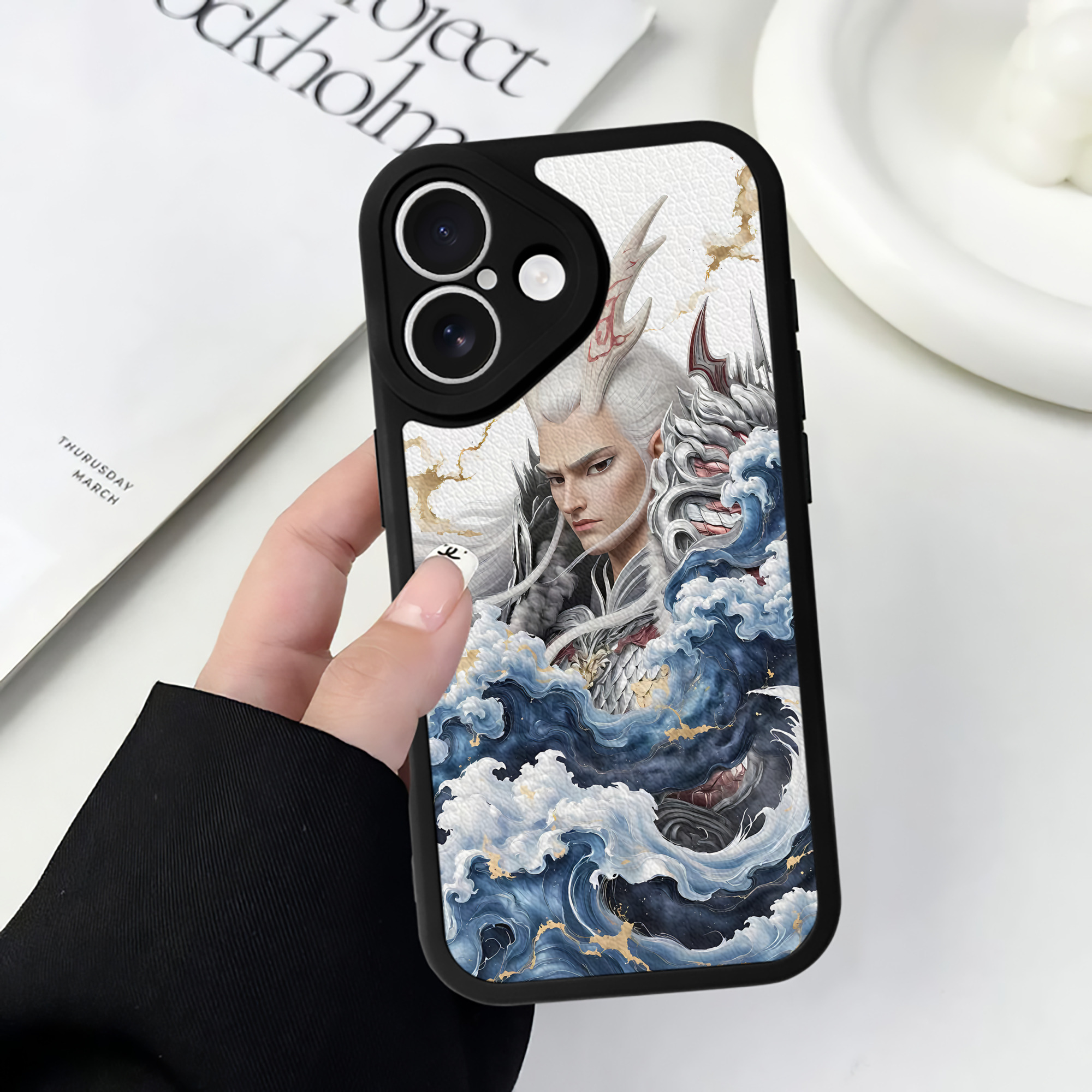 （画像用） Ne Zha 2 ナタ 魔童の大暴れ 【iPhone 16シリーズ対応】シリコンスマホケース（レザー調） 材質：シリコン